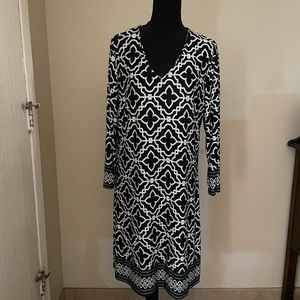 Black and white geometrical dress.